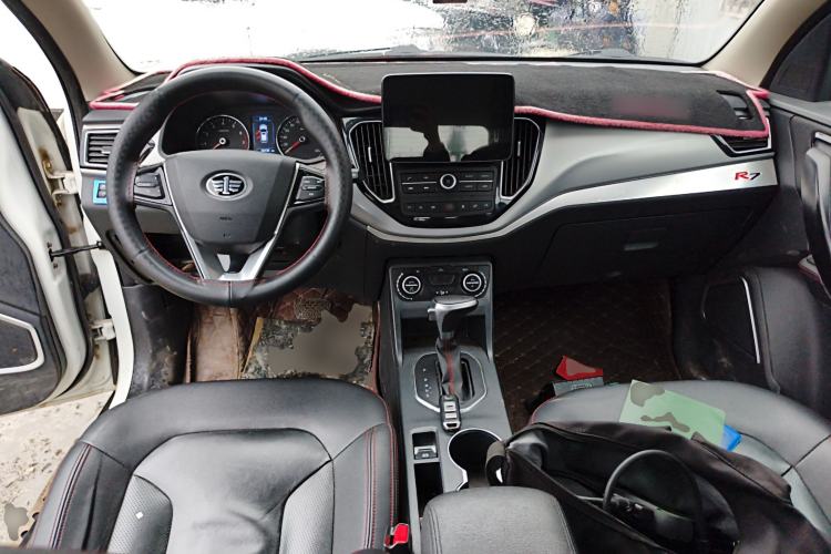 Used FAW Senya R7 2017 1.6L Automatic Smart Version Center Console