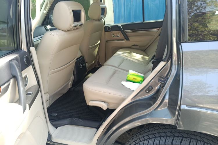 Used Mitsubishi Pajero 