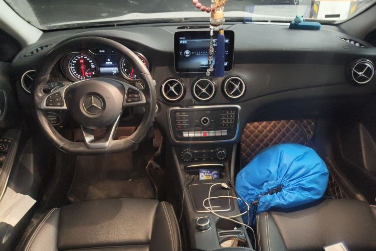 Used Mercedes-Benz GLA 2019 GLA 200 Fashion Model Center Console