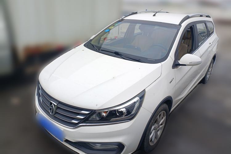 Used Baojun 310W 2017 1.5L Manual Fashion Model China V