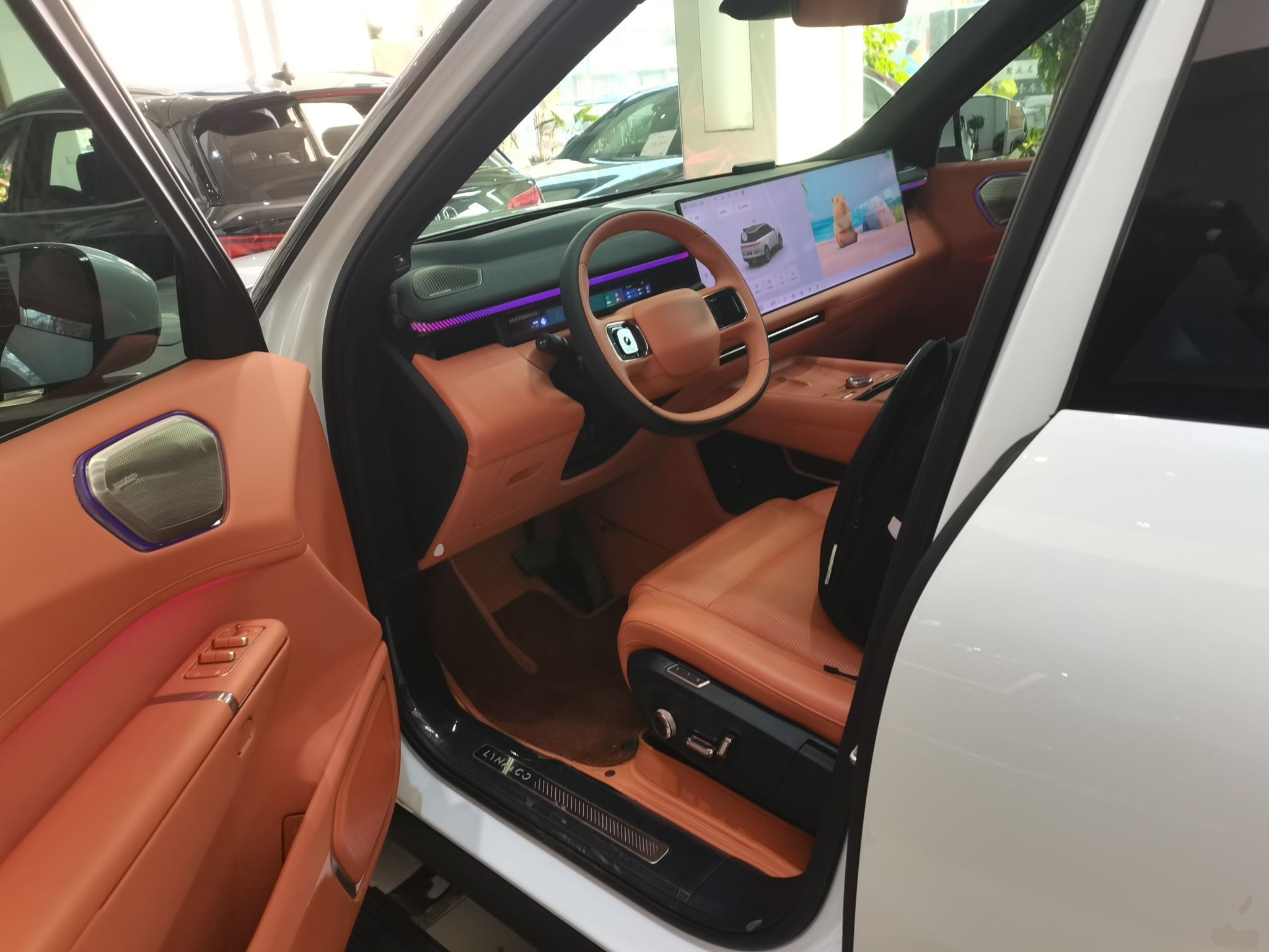 المقاعد الأمامية داخل السيارة