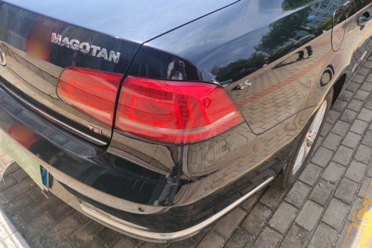 Used Volkswagen Magotan 2016 1.8TSI Smart Enjoyment Leading Model Right Rear Taillight