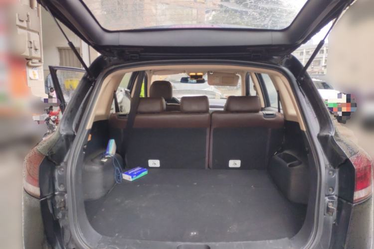 Used Yema T70 2016 Upgraded Model 1.5T Manual Leading Version Trunk