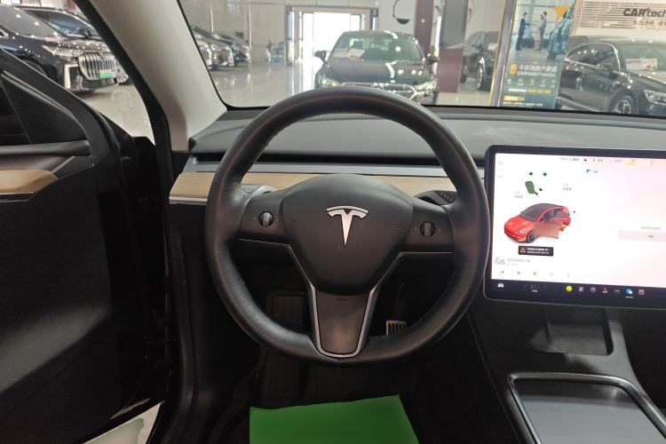 Used Tesla Model Y 2021 Standard Range Rear-Wheel Drive Version Steering Wheel
