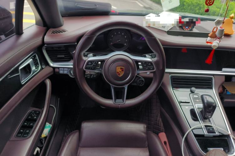 Used Porsche Panamera 2017 Panamera 4 Executive Long Wheelbase 3.0T Steering Wheel