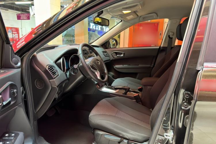 Used GAC Trumpchi GS5 2014 2.0L Automatic Two-Wheel Drive Deluxe Edition Interior 2