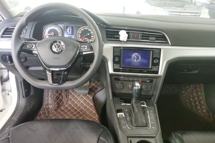 Used Volkswagen Lamando 2019 230TSI DSG Vision Edition China VI Standard Center Console