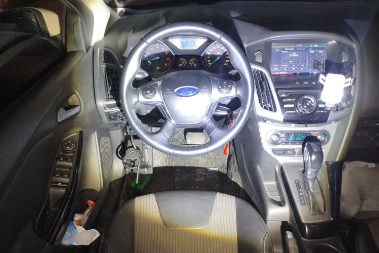 Used Ford Focus 2012 Hatchback 1.6L Automatic Fashion Edition
