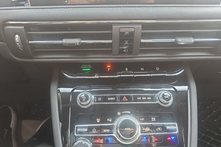 Used Lincoln Corsair 2020 2.0T Two-Wheel Drive Luxury Edition Gear Lever