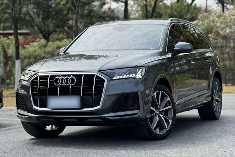 Used Audi Q7 2020 55 TFSI quattro S line sports model