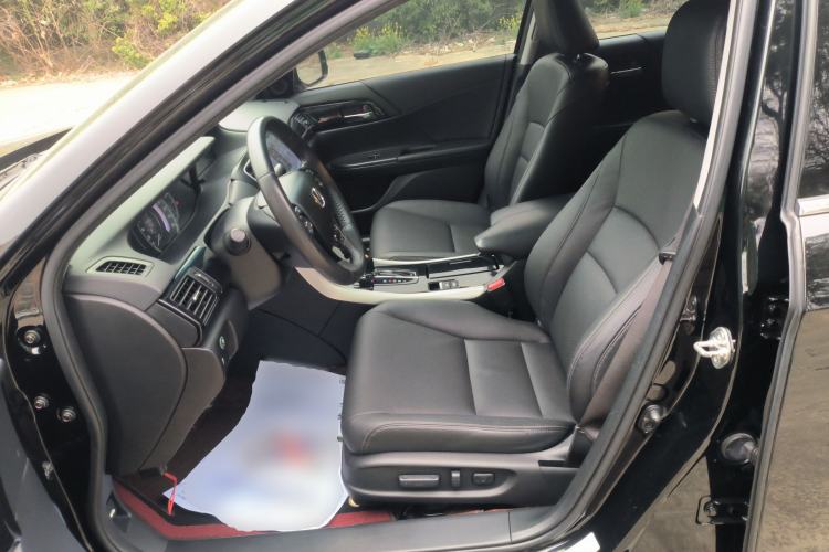 Used Honda Accord 2016 2.0L Luxury Edition
