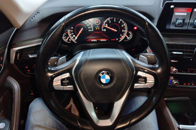 Used BMW 5 Series 2018 Revised Version 530Li Leading Edition Luxury Package Steering Wheel