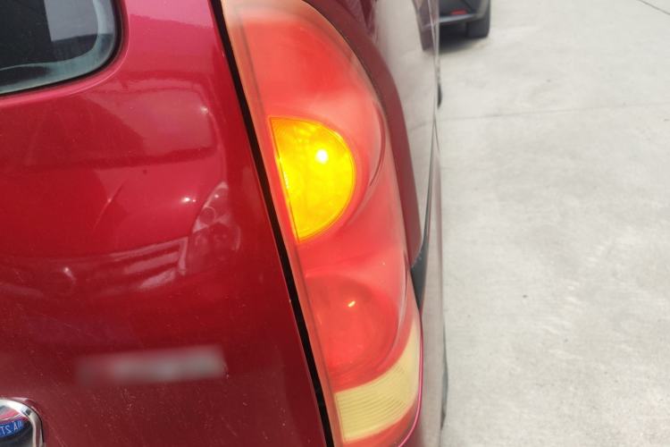 Used GAC Gonow Starry 2013 1.5L Seven-Seater Supreme Model Right Rear Taillight