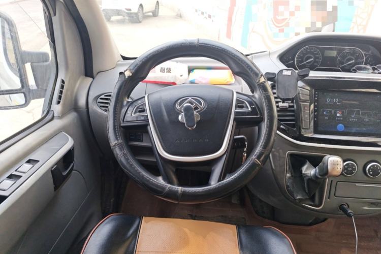 Used SAIC MAXUS Xintu V80 2019 2.5T Classic Edition 6-Speed Manual – Aoyuntong Short Wheelbase Mid-Height Design 5/6 Seats