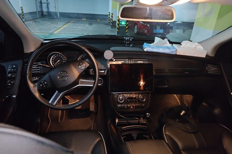 Used Mercedes-Benz R-Class 2017 R 320 4MATIC Business Edition Prestige Model
