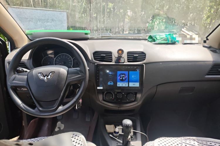 Used Wuling Hongguang 2015 1.5L S Basic Version China V Standard
