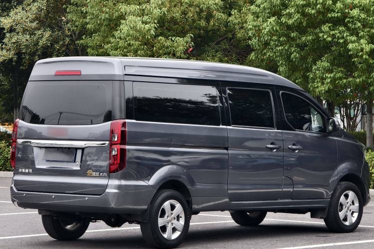 Used Jinbei Gold Hiace 2023 2.0L Passenger Van Travel Lion 5/6/7 Seater