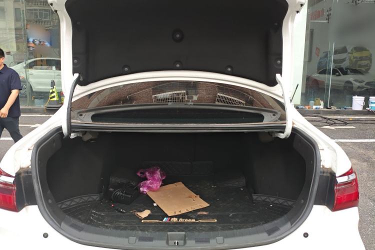 Used BYD Qin New Energy 2019 High-Range Luxury Model Trunk