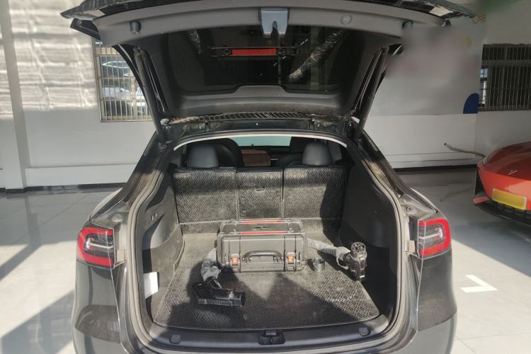 Used Tesla Model Y 2022 Long-Range All-Wheel-Drive Version