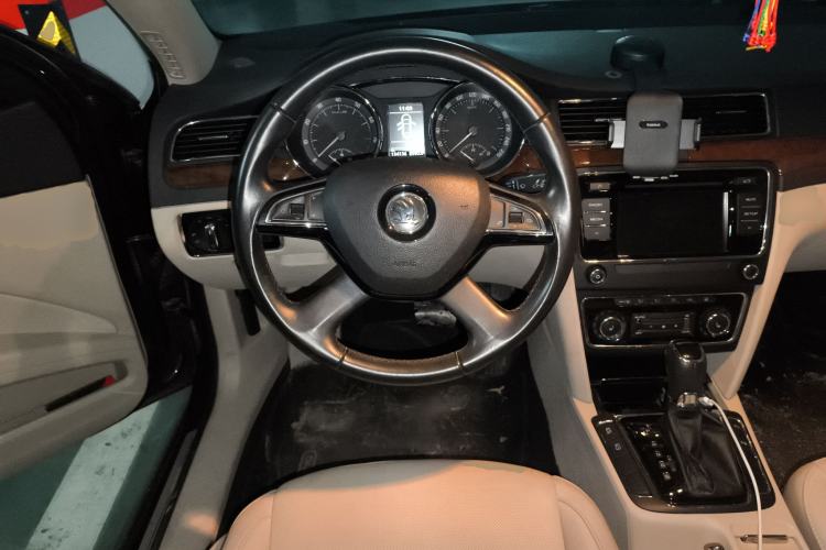 Used Skoda Superb 2013 1.8TSI Automatic Yashi Edition