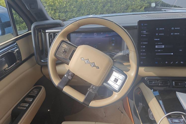 Used Formula Leopard 5 2023 Explore Edition