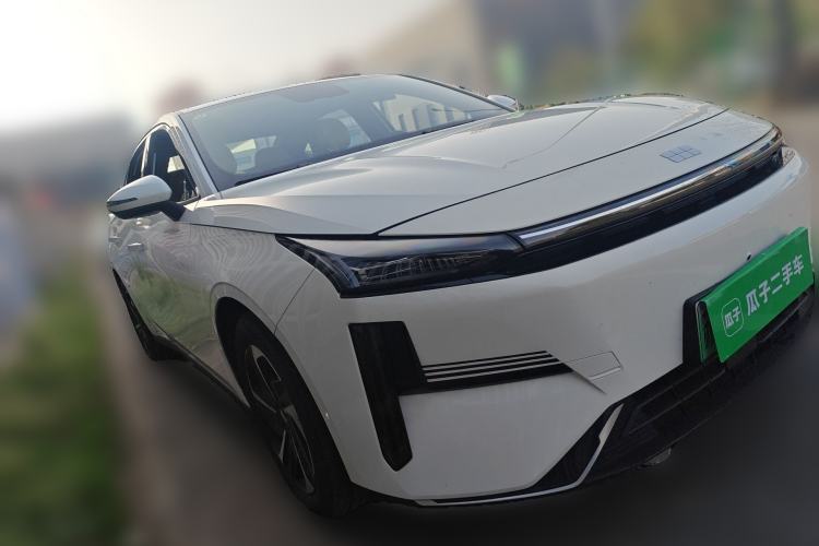 Used Geely Galaxy L6 2023 60km AIR Front Right 45 Deg