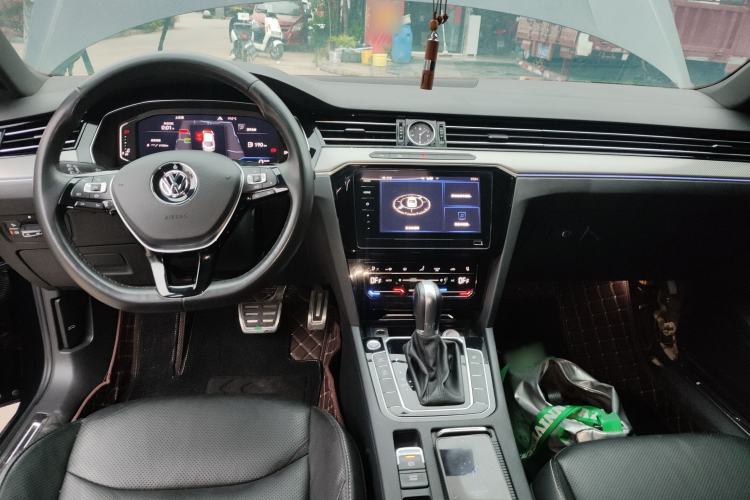 Used Volkswagen FAW-Volkswagen CC 2020 330TSI Glamour Edition China VI Standard Center Console