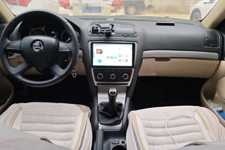 Used Skoda Octavia 2015 Classic Model 1.6L Manual Yijie Edition