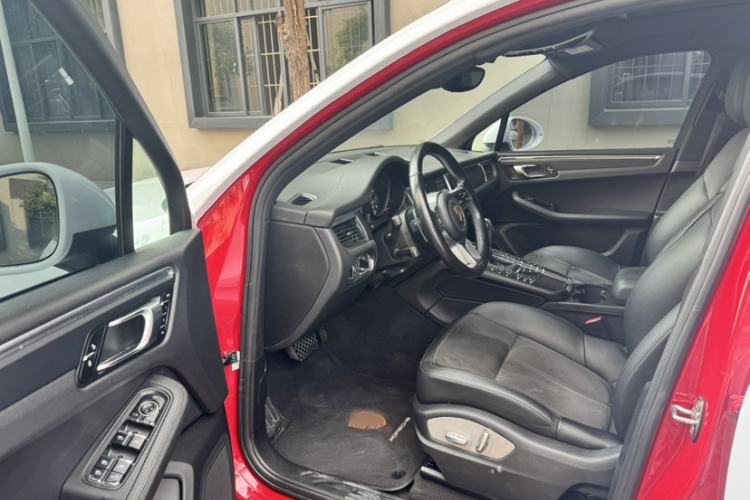 Used Porsche Macan 2017 Macan 2.0T Interior 3