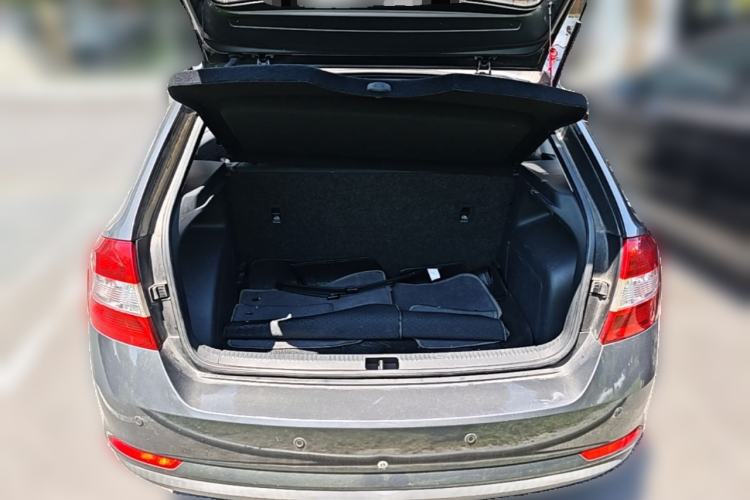 Used Skoda Rapid Spaceback 2014 1.6L Automatic Enjoyment Edition