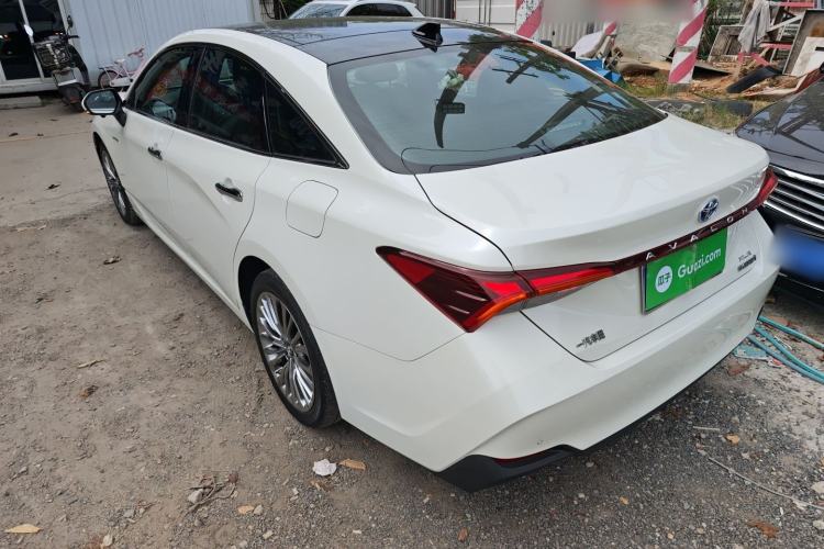 Used Toyota Avalon 2019 Dual-Engine 2.5L XLE Prestige Version China VI Standard
