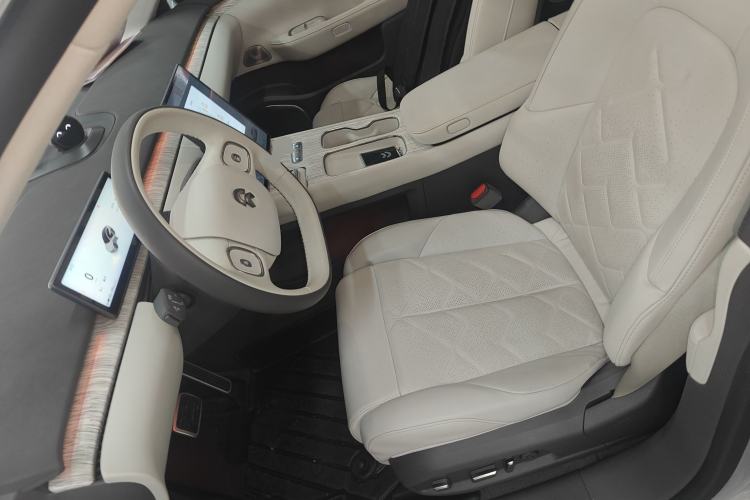 Used Nio ET7 2022 75 kWh Left Front Seat