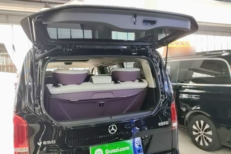 Used Mercedes-Benz V-Class 2022 V 260 Avantgarde Edition
