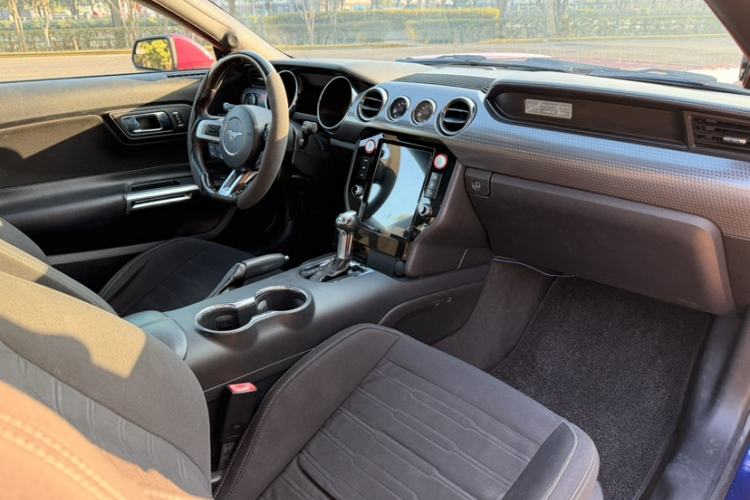 Used Ford Mustang 2015 2.3T Automatic U.S.-Spec Version
