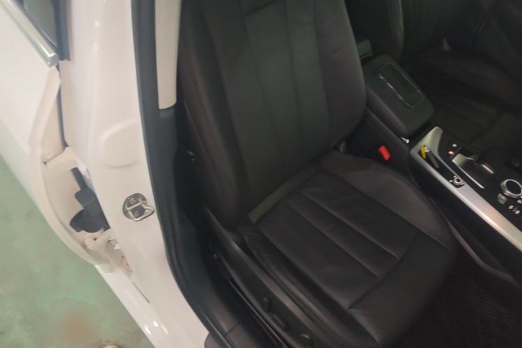 Used Audi A4L 2019 40 TFSI Fashion Edition China VI Emission Standard
