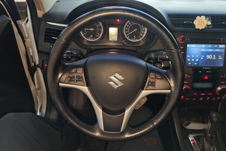 Used Suzuki Kizashi 2011 2.4L Two-Wheel Drive CVT Standard Edition
