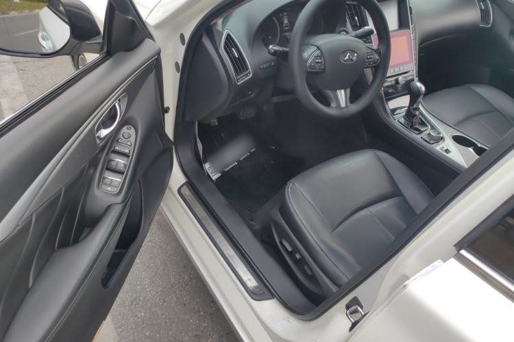 Used Infiniti Q50L 2016 2.0T Enjoyment Edition
