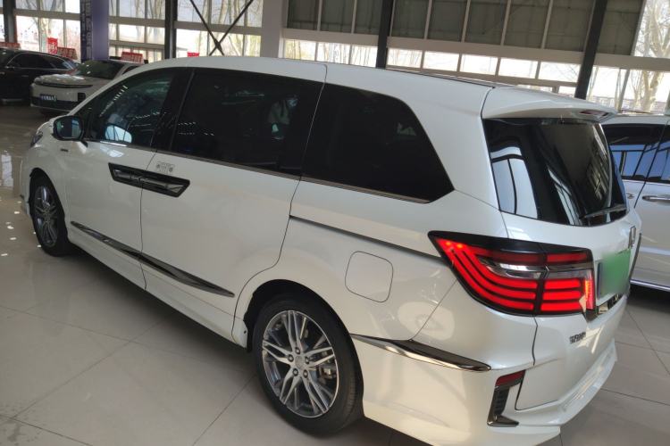 Used Honda Elysion 2019 2.0L Hybrid Luxury Edition Rear Left 45 Deg