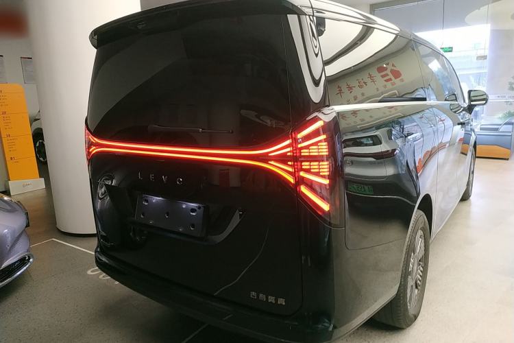 Used Geely Galaxy LEVC L380 2024 140-Degree 6-Seater All-Wheel-Drive Ultra
