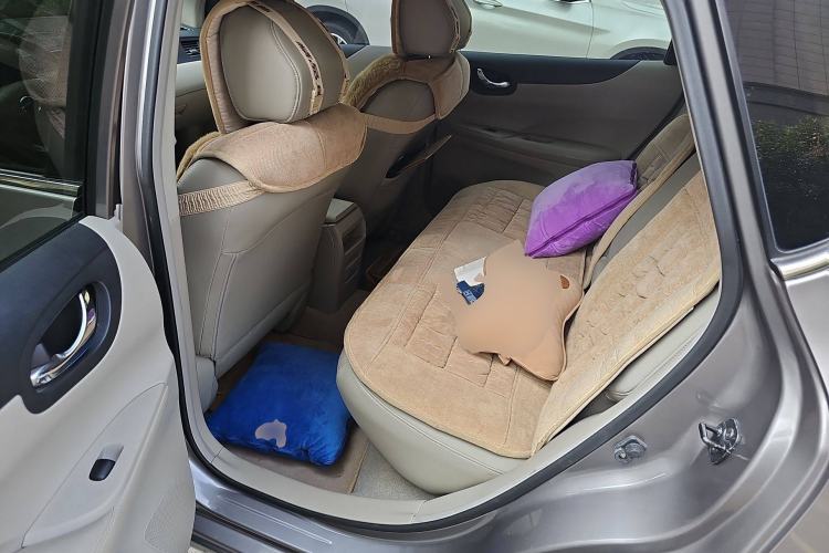 Used Nissan Tiida 2011 1.6L CVT Luxury Edition
