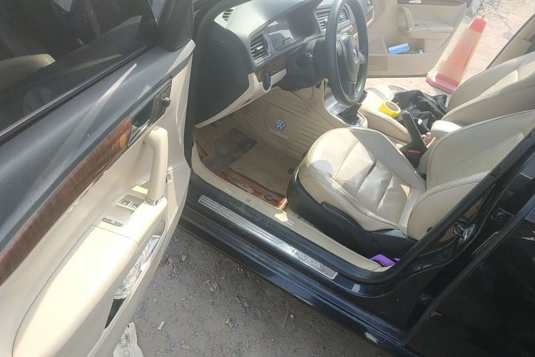 Used Volkswagen Lavida 2013 Restyled Classic 1.6L Manual Comfort Edition