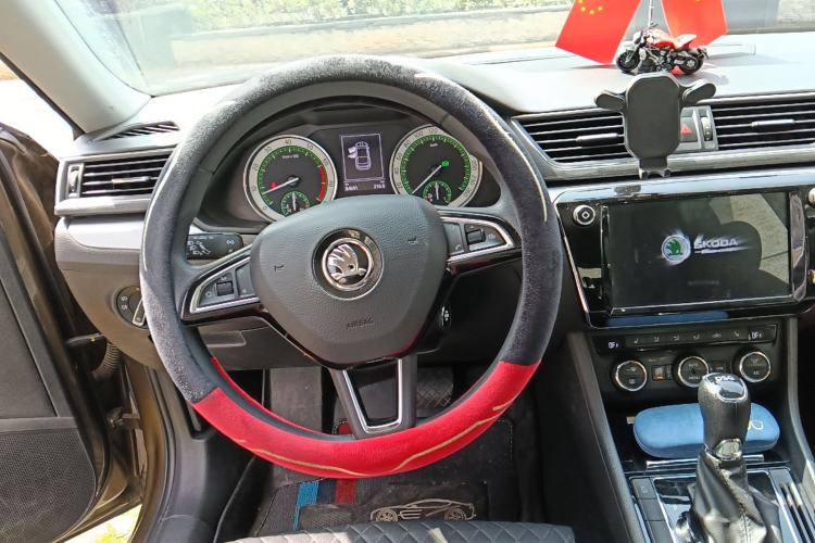 Used Skoda Superb 2018 TSI330 DSG Comfort Edition China V Standard Steering Wheel