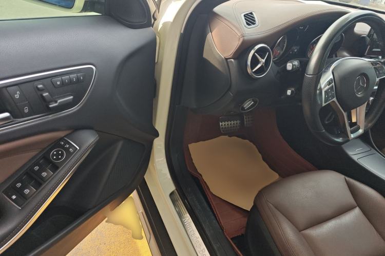 Used Mercedes-Benz GLA 2015 GLA 260 4MATIC
