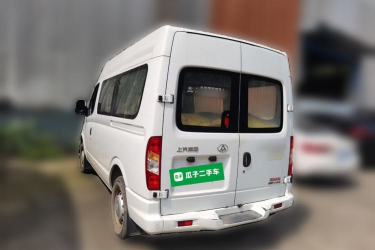 Used SAIC MAXUS Xintu V80 2017 2.5T AMT Aoyuntong China IV Short Wheelbase Mid-Roof 5/6/10-Seater
