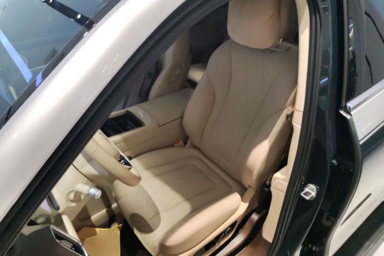 Used Hima AITO M9 2024 Range-Extended Ultra Version 52 kWh 6-Seater Model Left Front Seat