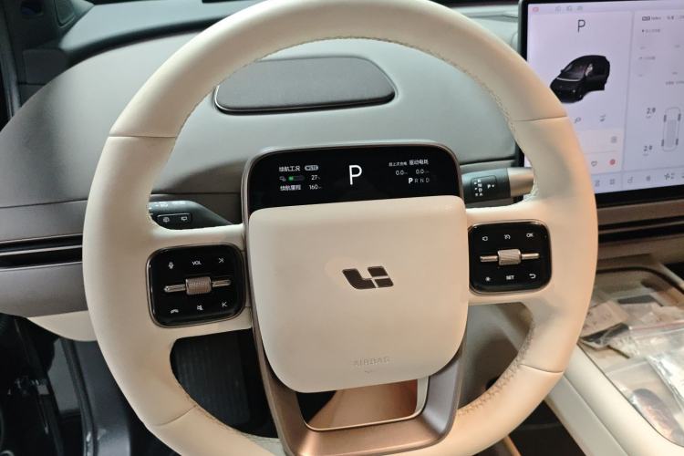 Used Li Auto i6 2025 Model Two-Wheel-Drive Standard Type Steering Wheel