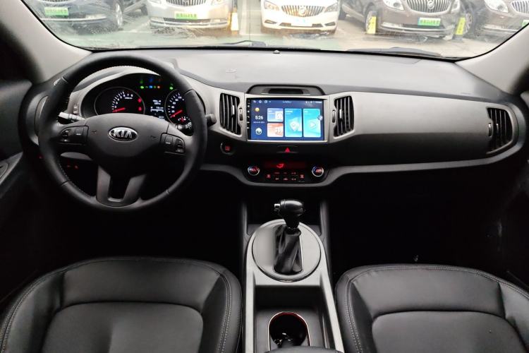 Used Kia Sportage R 2015 2.0L Automatic Two-Wheel Drive GLS Center Console