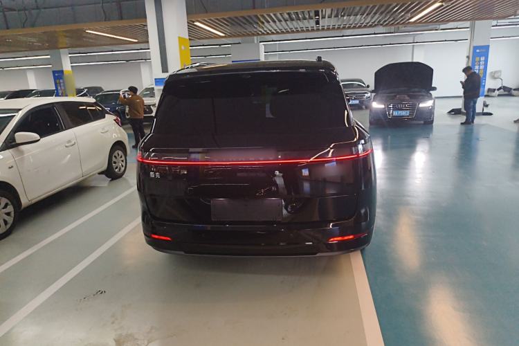 Used Lynk & Co 900 2025 2.0T Ultra