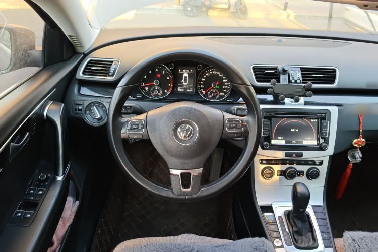 Used Volkswagen Magotan 2016 2.0 TSI Luxury Comfort Version Steering Wheel