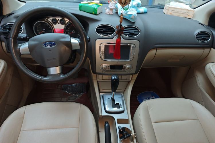 Used Ford Focus 2013 Hatchback Classic 1.8L Automatic Fashion Edition
